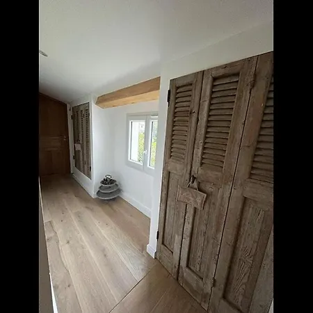 Mazet Avec Piscine Privée Proche Et Commerces à Trois Mn à Pied à Valmer