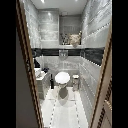 Vakantiehuis Mazet Avec Piscine Privee Proche Et Commerces A Trois Mn A Pied A Valmer *