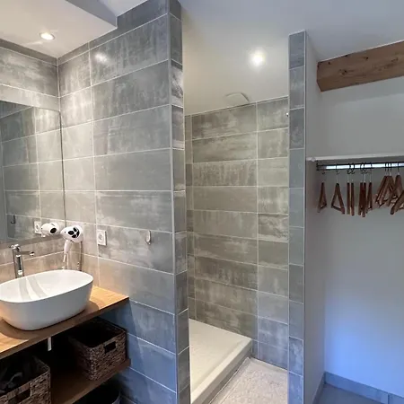 Vakantiehuis Mazet Avec Piscine Privee Proche Et Commerces A Trois Mn A Pied A Valmer *