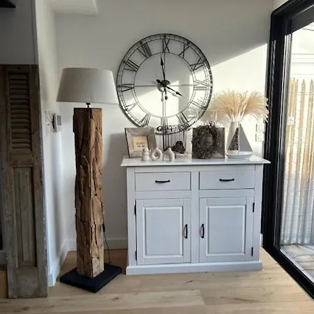 Mazet Avec Piscine Privee Proche Et Commerces A Trois Mn A Pied A Valmer