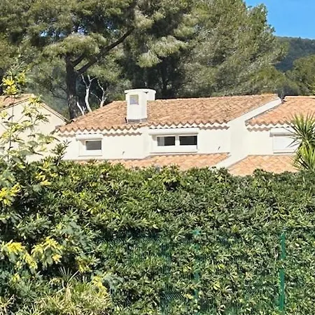 Casa de Férias Mazet Avec Piscine Privée Proche Et Commerces à Trois Mn à Pied à Valmer