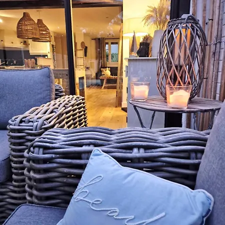 Mazet Avec Piscine Privee Proche Et Commerces A Trois Mn A Pied A Valmer *