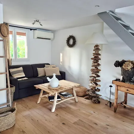 Mazet Avec Piscine Privee Proche Et Commerces A Trois Mn A Pied A Valmer Vakantiehuis *