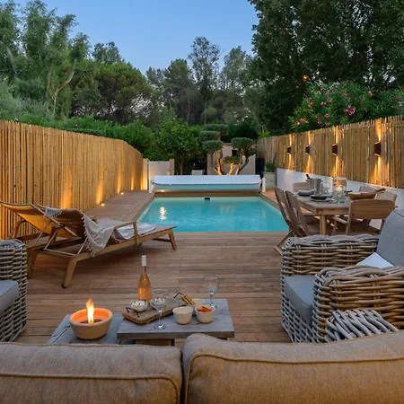 Casa de Férias Mazet Avec Piscine Privée Proche Et Commerces à Trois Mn à Pied à Valmer *