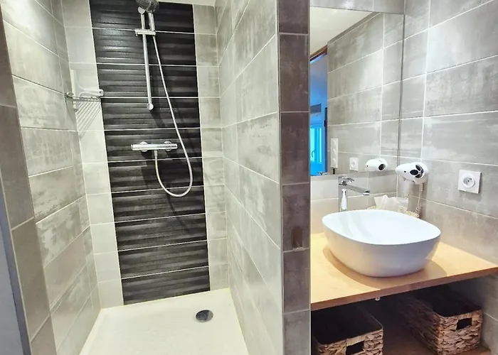 Mazet Avec Piscine Privee Proche Et Commerces A Trois Mn A Pied A Valmer La Croix-Valmer