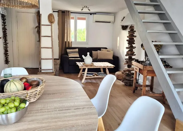 Mazet Avec Piscine Privee Proche Et Commerces A Trois Mn A Pied A Valmer Σπίτι διακοπών