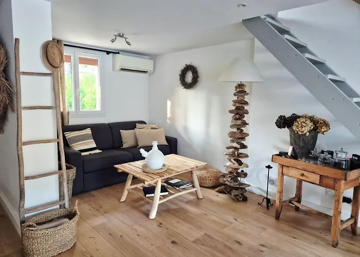 Mazet Avec Piscine Privee Proche Et Commerces A Trois Mn A Pied A Valmer Σπίτι διακοπών *